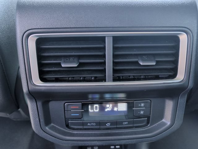 Used 2025 Volkswagen Atlas SE FWD image 27