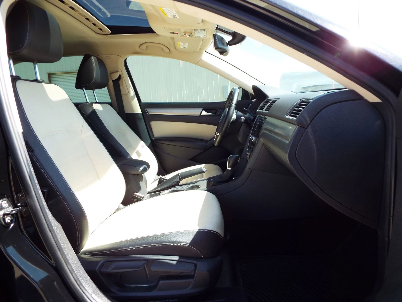 Used 2014 Volkswagen Passat TDI SE FWD image 22