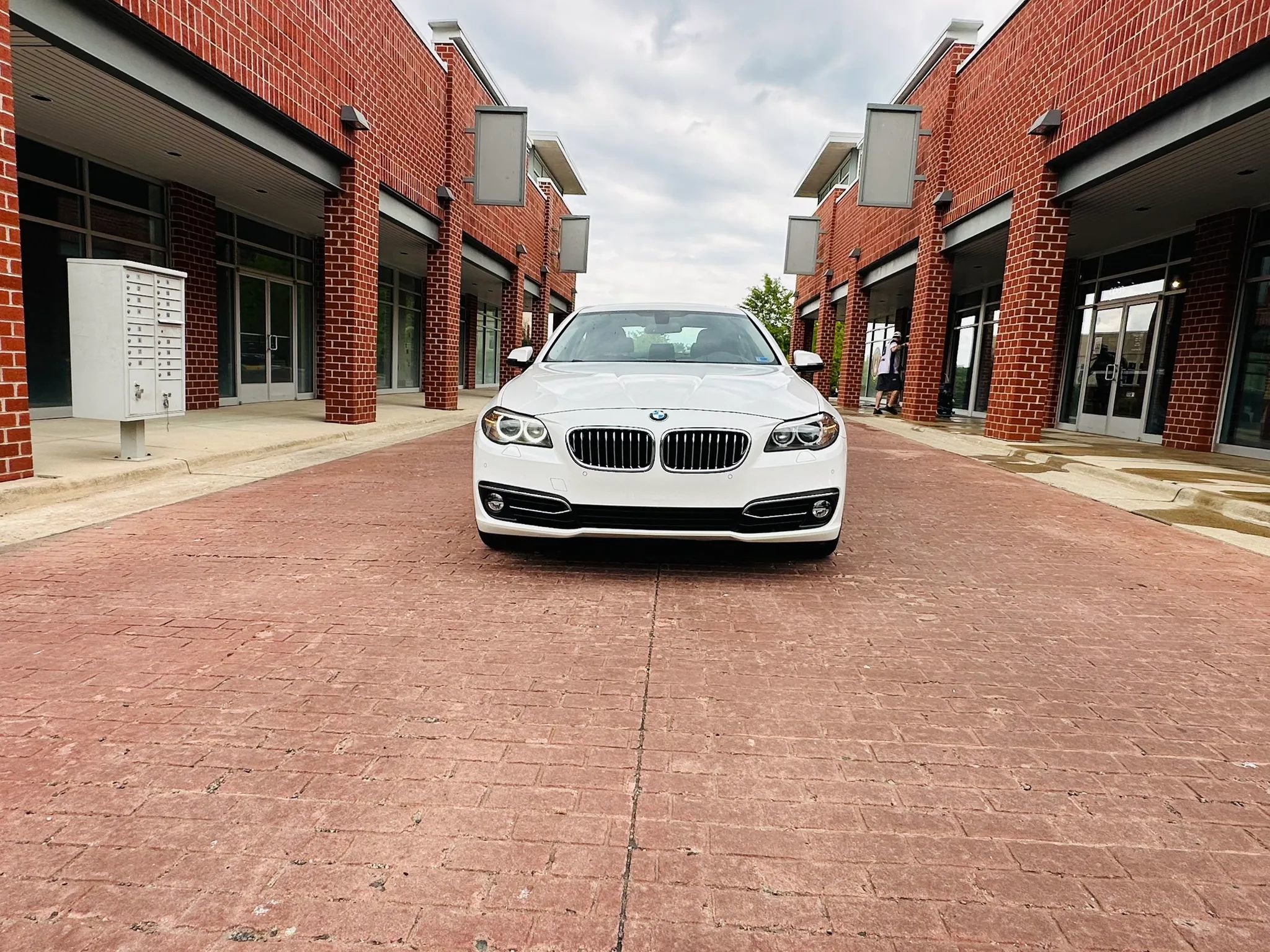 Used 2015 BMW 535i xDrive Sedan AWD/4WD image 2