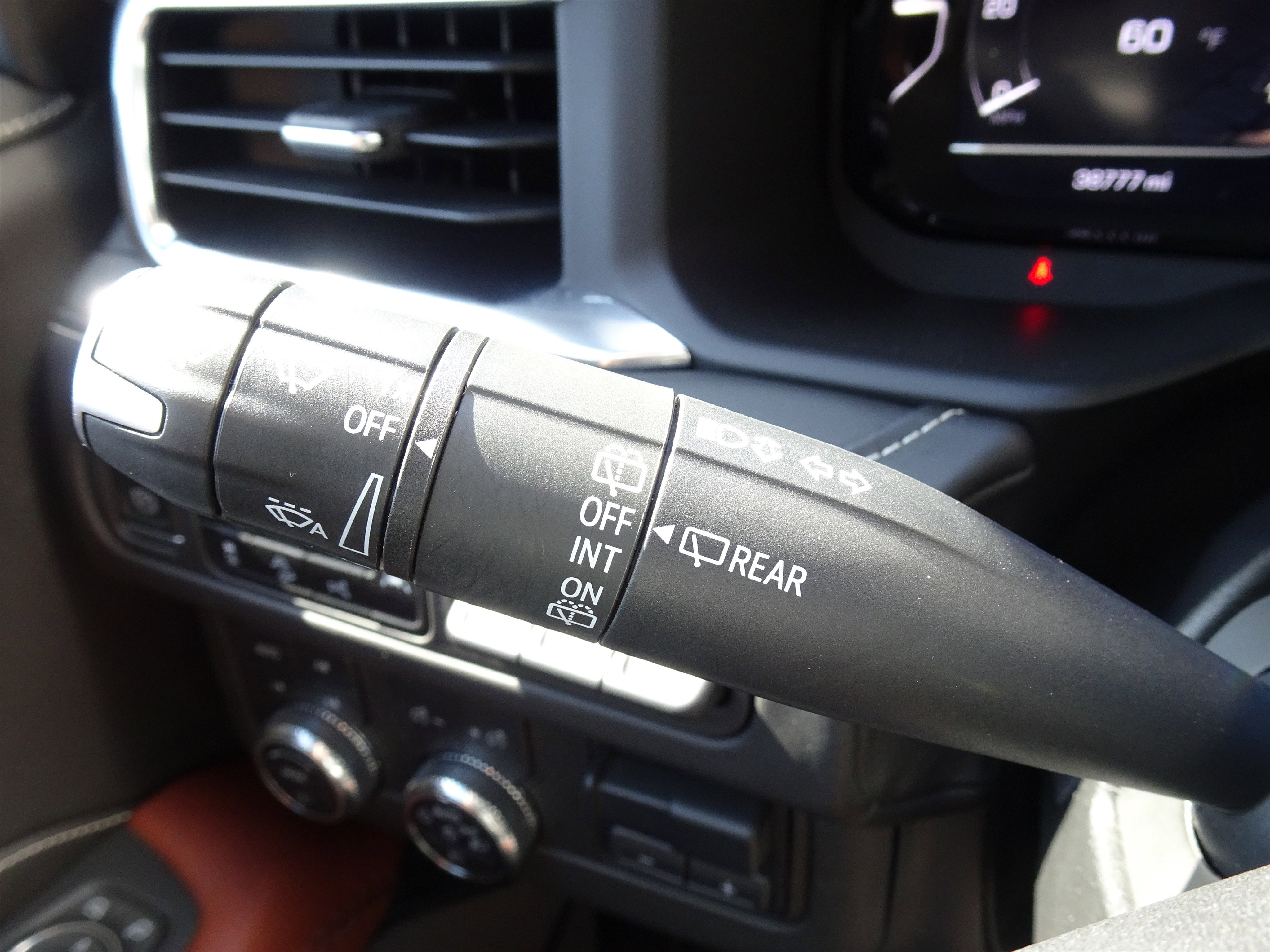 Used 2023 GMC Yukon Denali Ultimate image 28