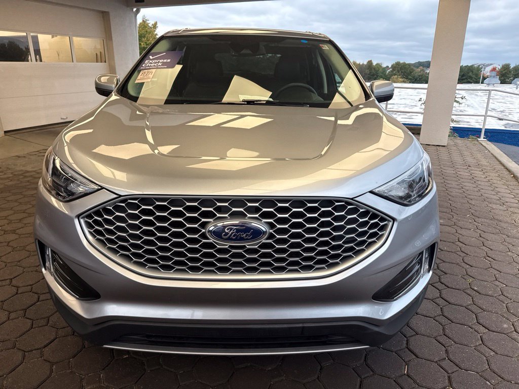 Used 2024 Ford Edge SEL w/ Convenience Package AWD/4WD image 2