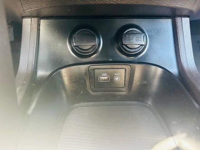 Used 2017 Hyundai Santa Fe FWD image 26