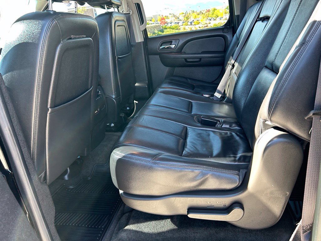 Used 2014 Chevrolet Suburban LT AWD/4WD image 26