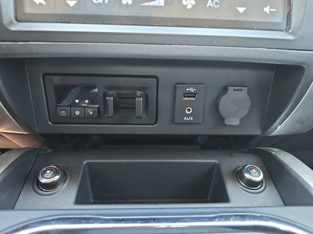 Used 2017 Nissan Titan PRO-4X w/ Pro-4x Convenience Package AWD/4WD image 6