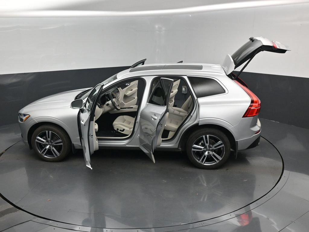 Used 2021 Volvo XC60 T5 Momentum w/ Advanced Package AWD/4WD image 17