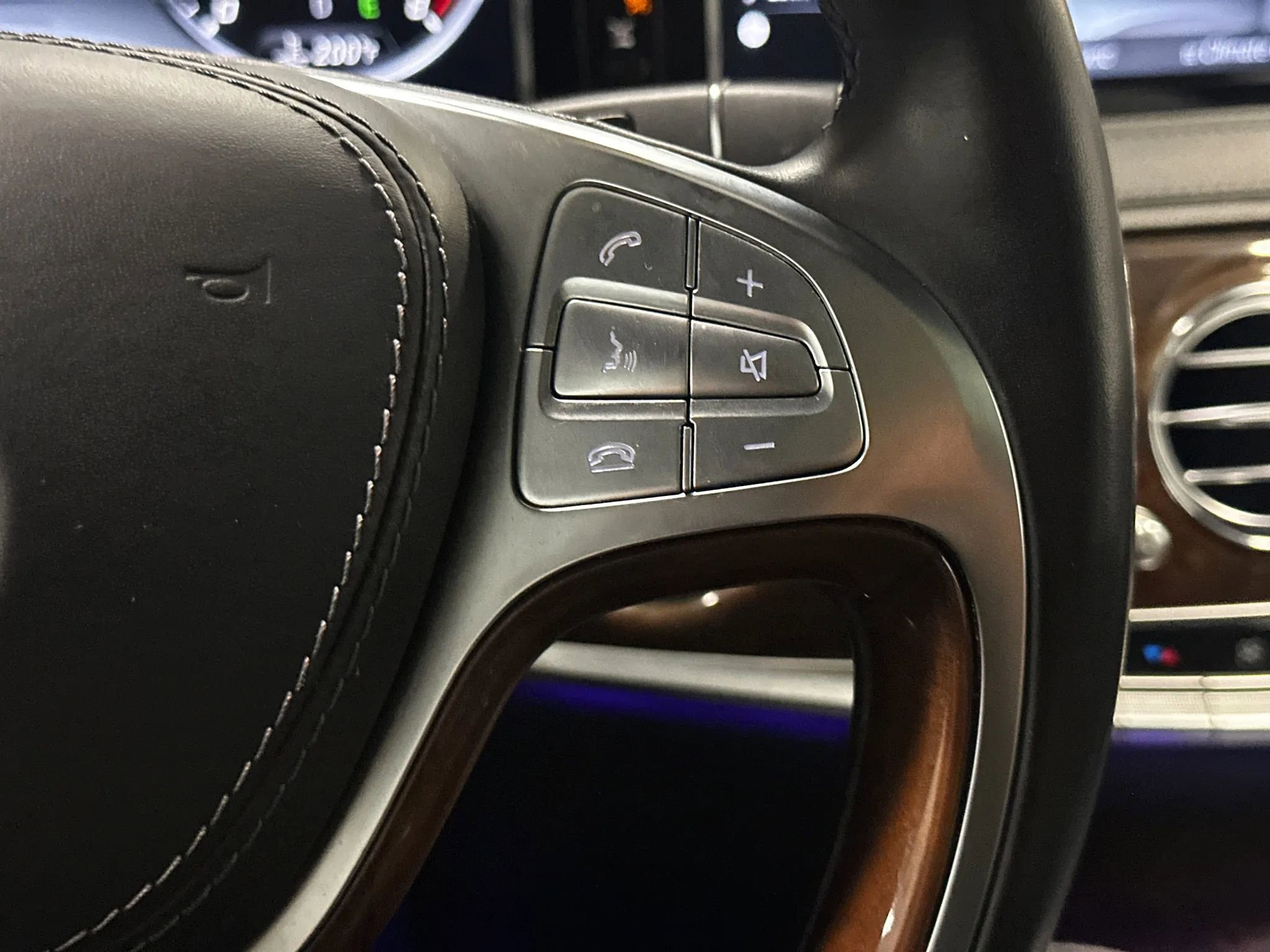 Used 2017 Mercedes-Benz S 550 Sedan image 27