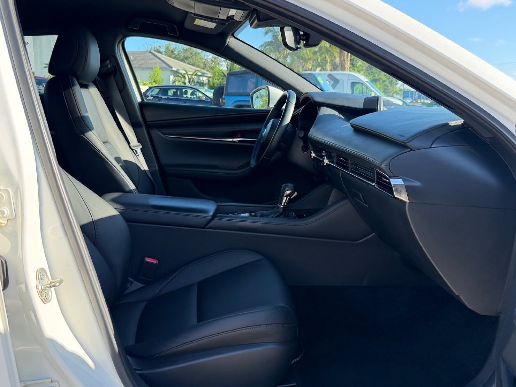 Used 2019 MAZDA MAZDA3 Hatchback w/ Preferred Package FWD image 20