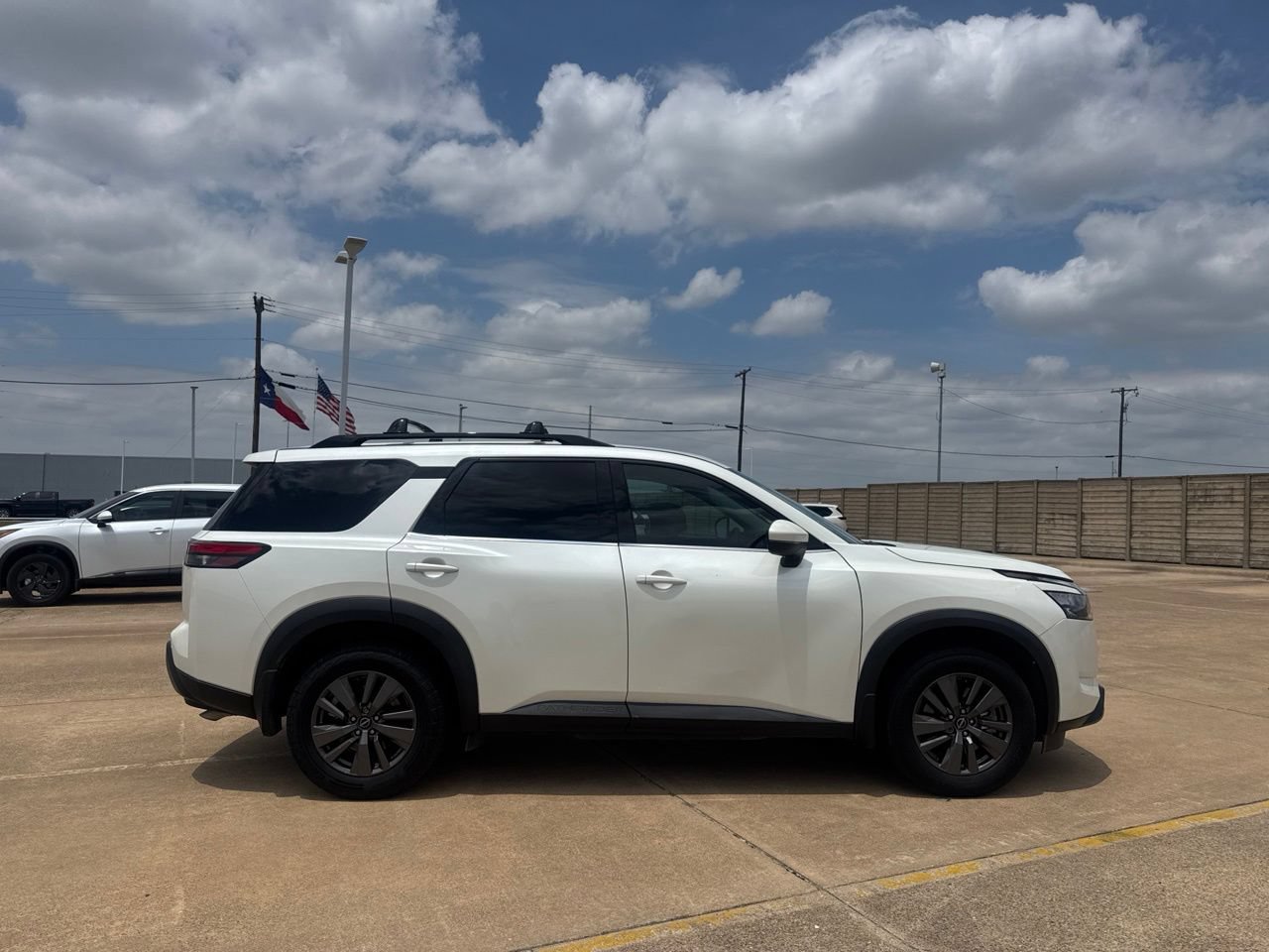 Certified 2023 Nissan Pathfinder SV w/ Lighting Package (N92) FWD image 25