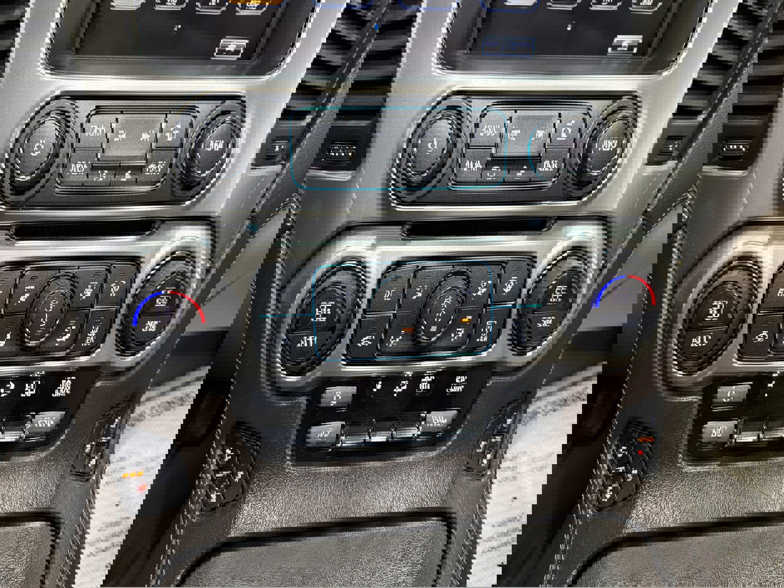 Used 2017 Chevrolet Suburban Premier image 23