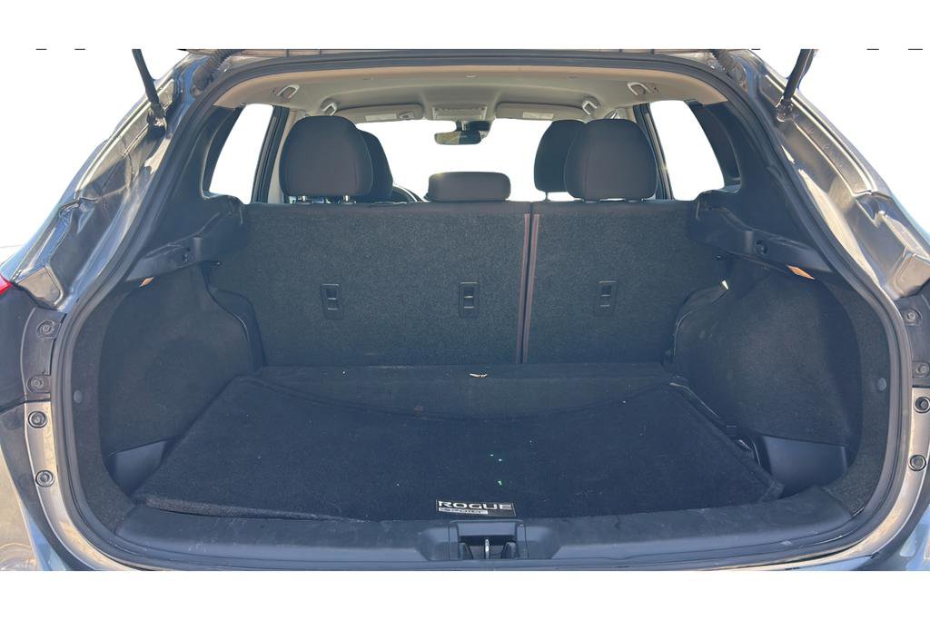 Used 2021 Nissan Rogue Sport S image 9