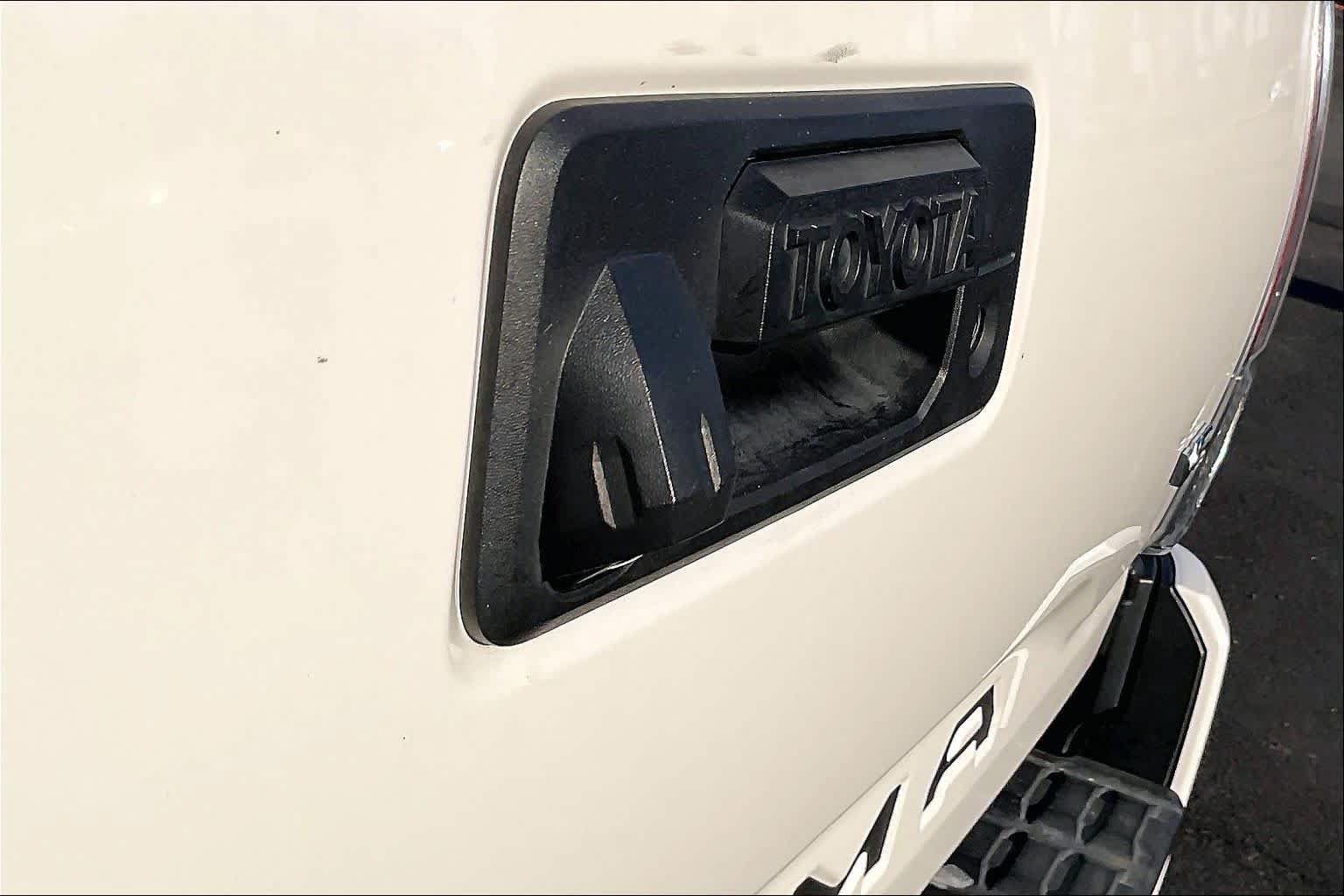 Used 2022 Toyota Tacoma TRD Sport w/ Technology Package RWD image 30