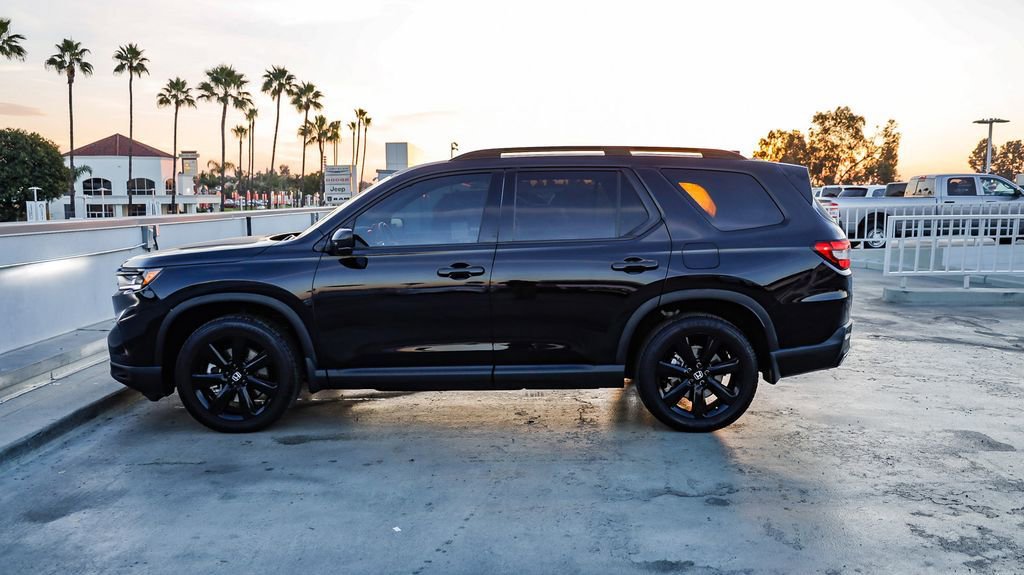 Used 2025 Honda Pilot Black Edition image 14