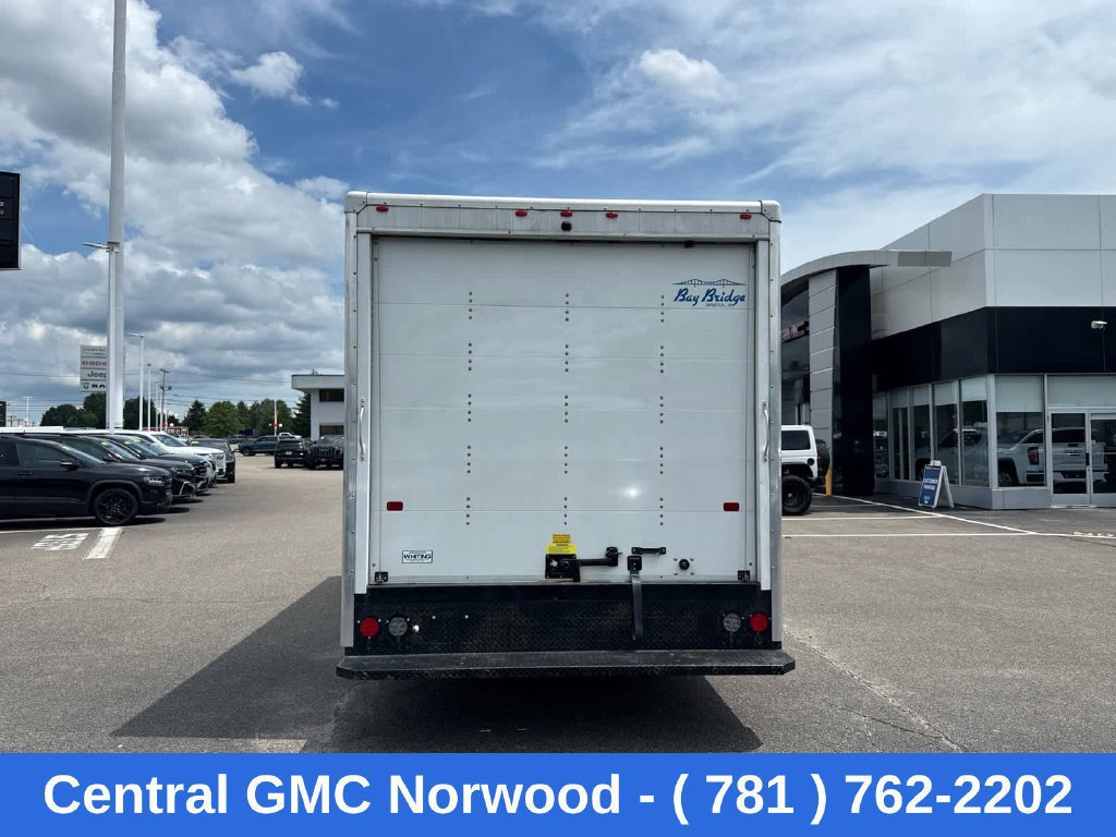 Used 2024 Ford E-350 and Econoline 350 Super Duty w/ Power Windows & Locks Group RWD image 4