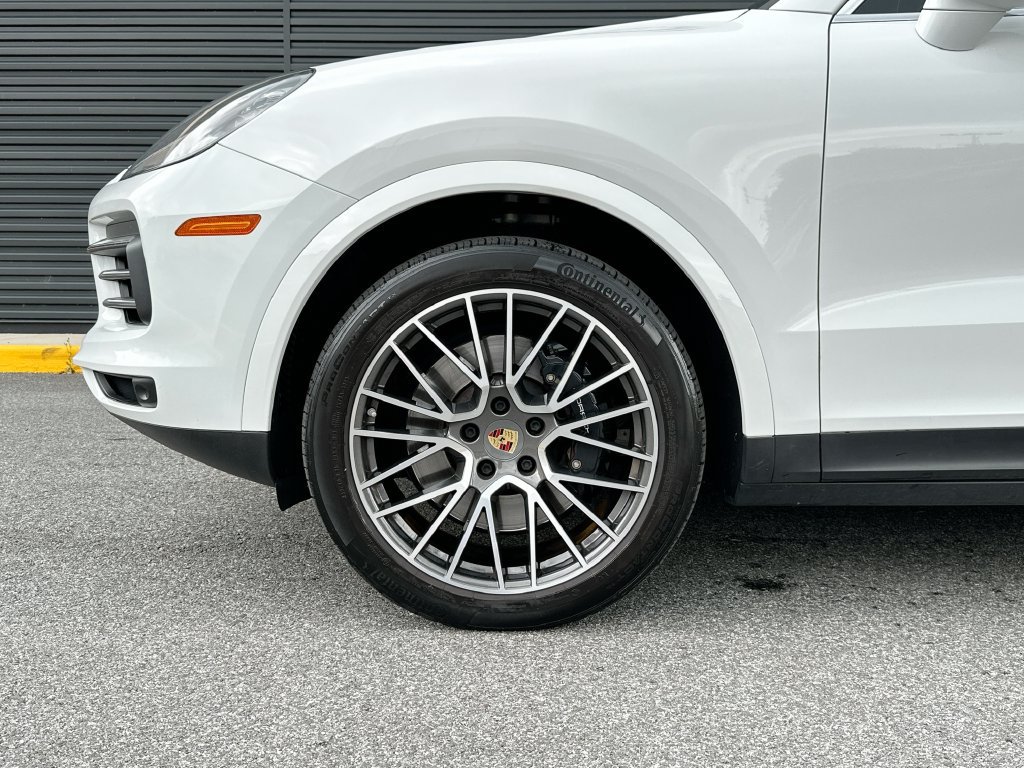 Certified 2023 Porsche Cayenne S w/ Premium Package Plus AWD/4WD image 34