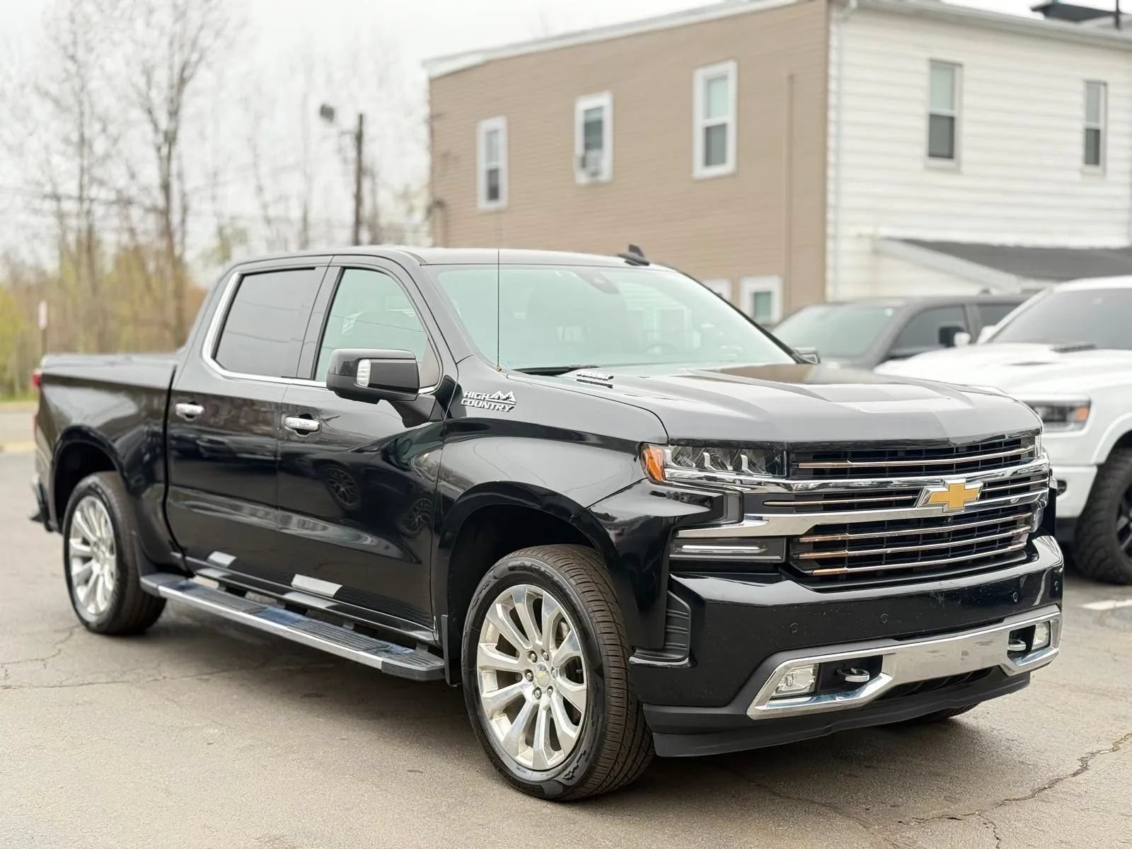 Used 2020 Chevrolet Silverado 1500 High Country w/ Technology Package AWD/4WD image 5