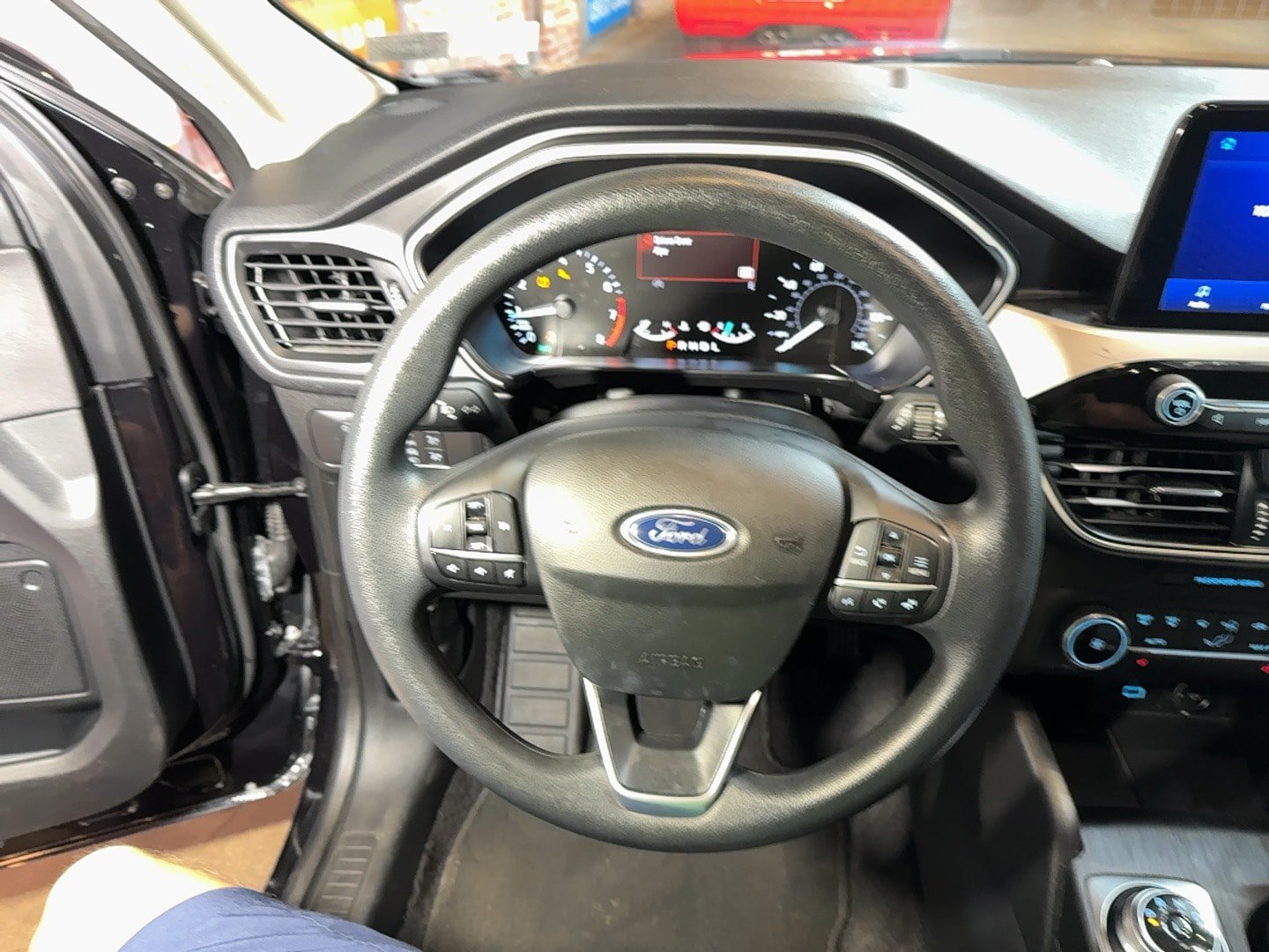 Used 2020 Ford Escape SE FWD image 14