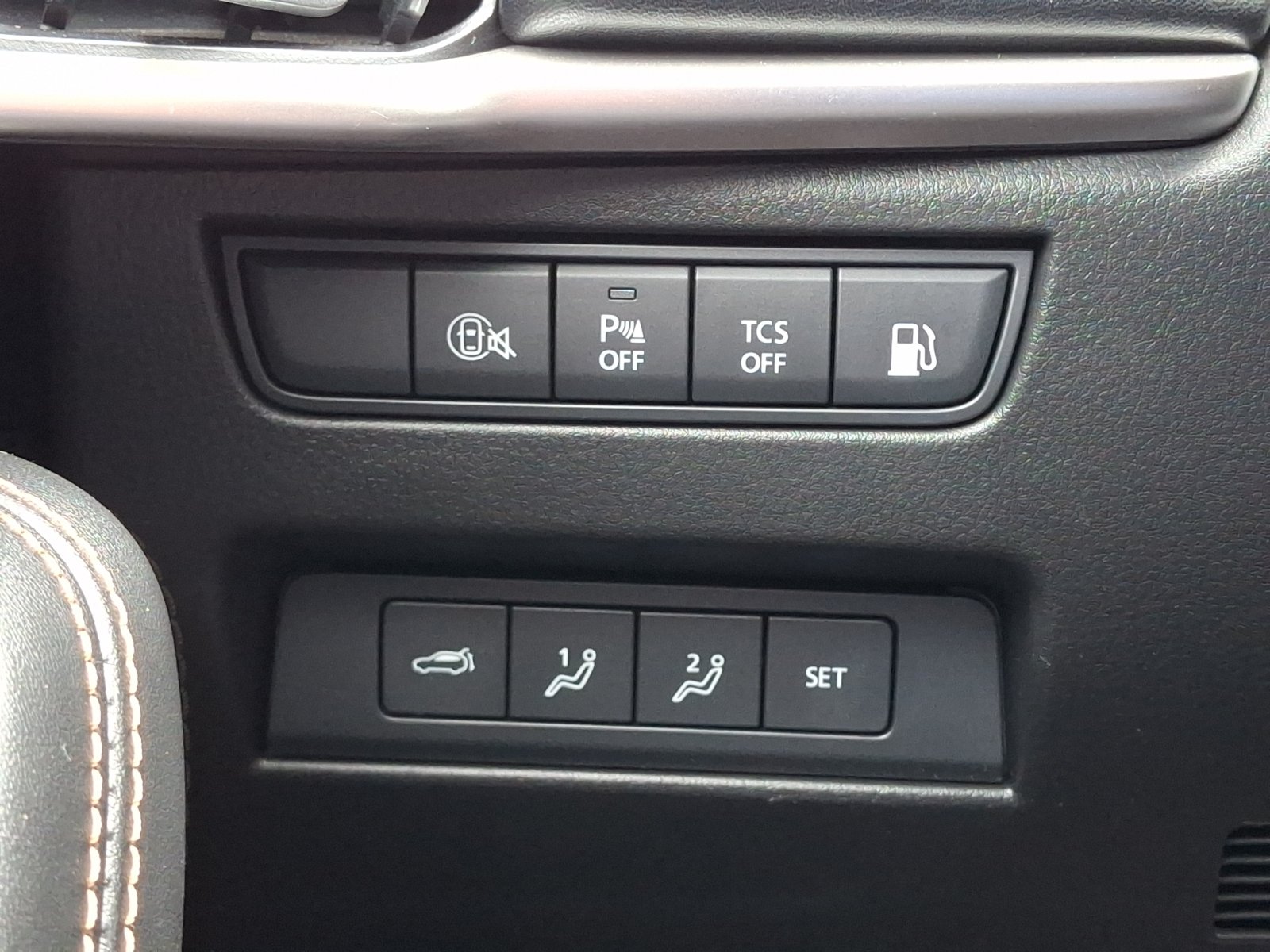 Certified 2025 MAZDA CX-70 Plug-In Hybrid w/ Premium Plus AWD/4WD image 25