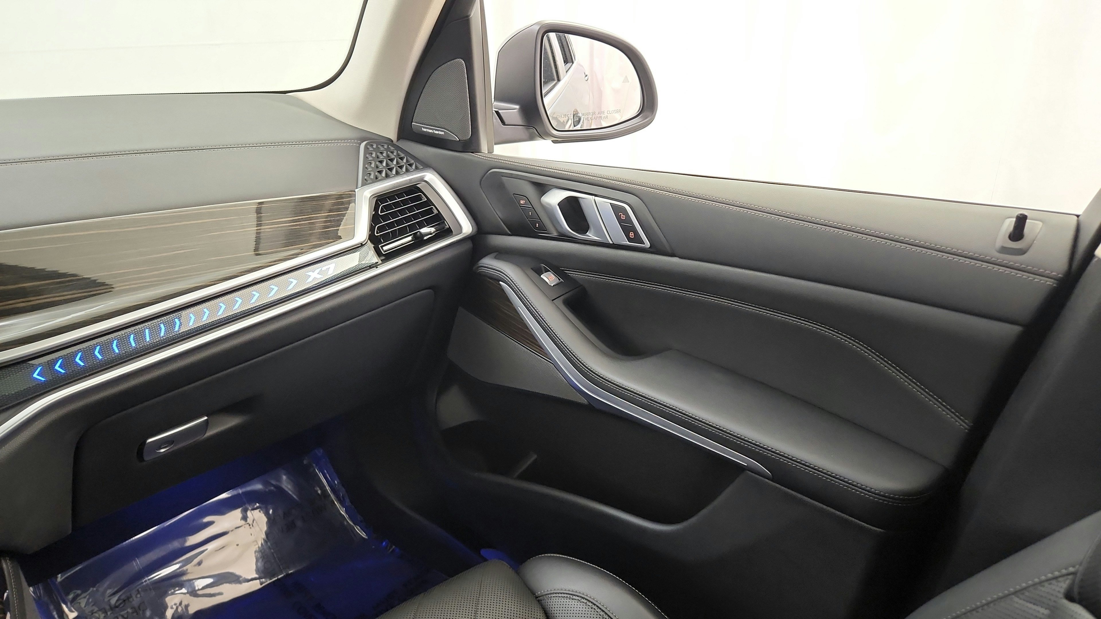 Used 2025 BMW X7 xDrive40i AWD/4WD image 23