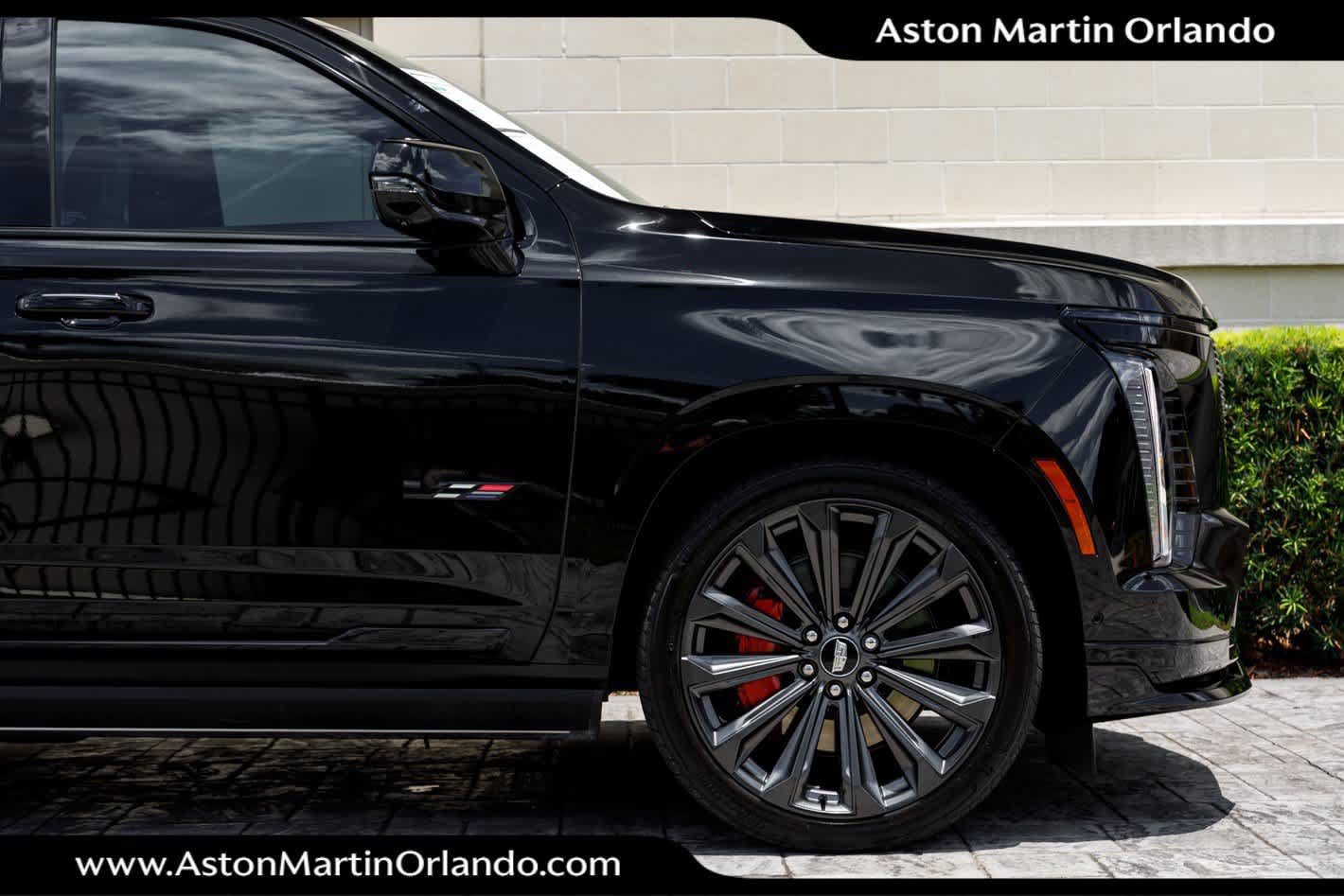 Used 2025 Cadillac Escalade V AWD/4WD image 19