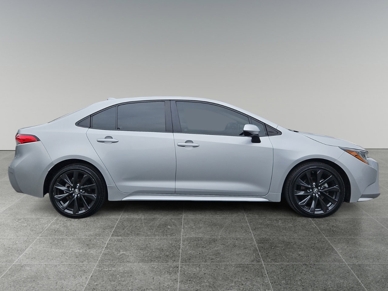 Used 2021 Toyota Corolla LE image 8