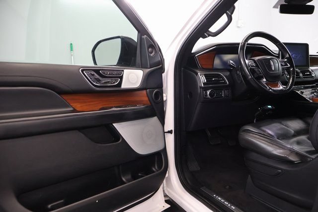 Used 2019 Lincoln Navigator Reserve w/ Cargo Package AWD/4WD image 9
