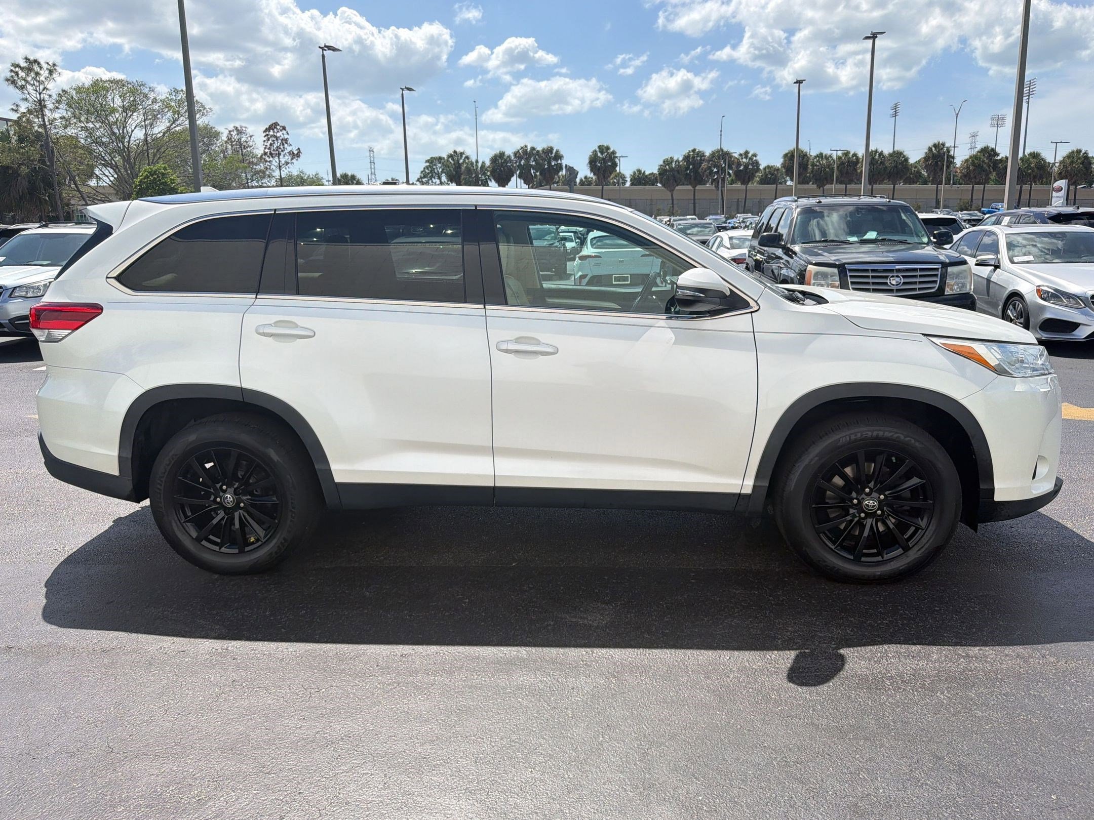 Used 2019 Toyota Highlander XLE image 8