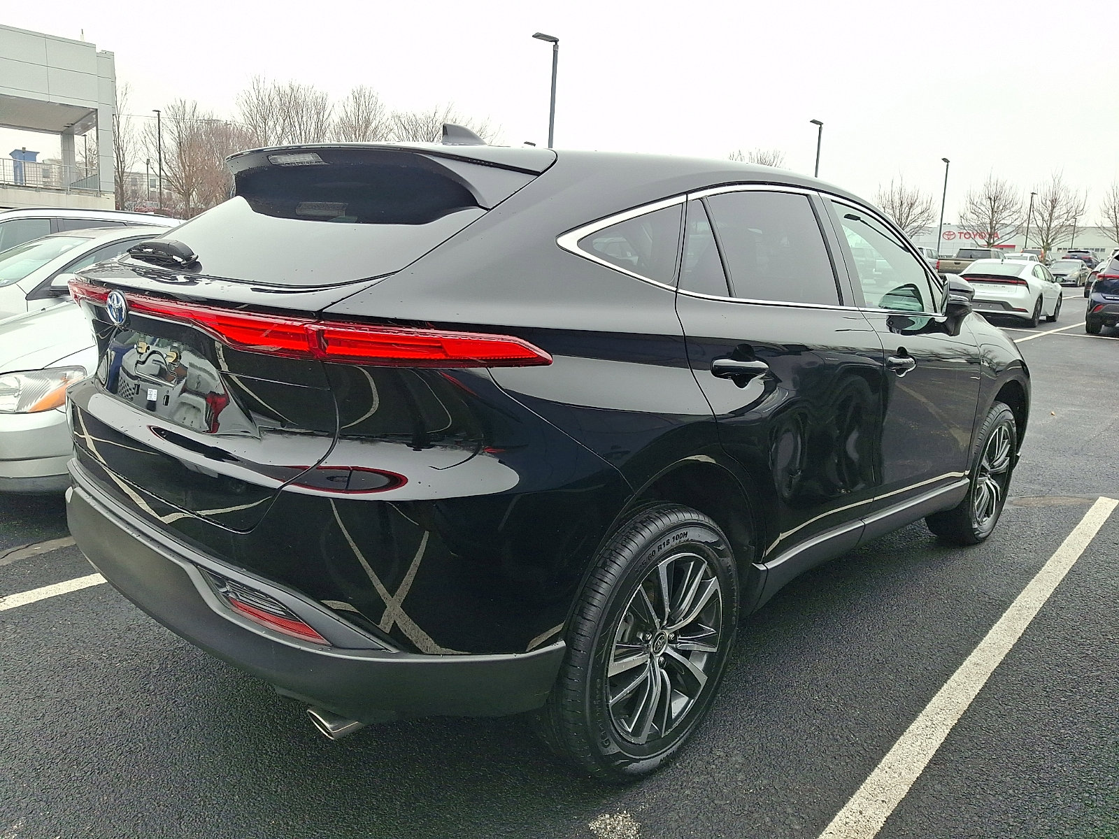 Certified 2023 Toyota Venza LE image 4