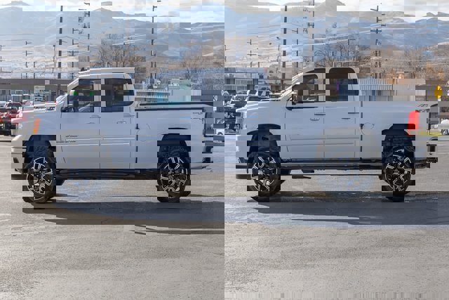 Used 2013 GMC Sierra 3500 Denali image 3