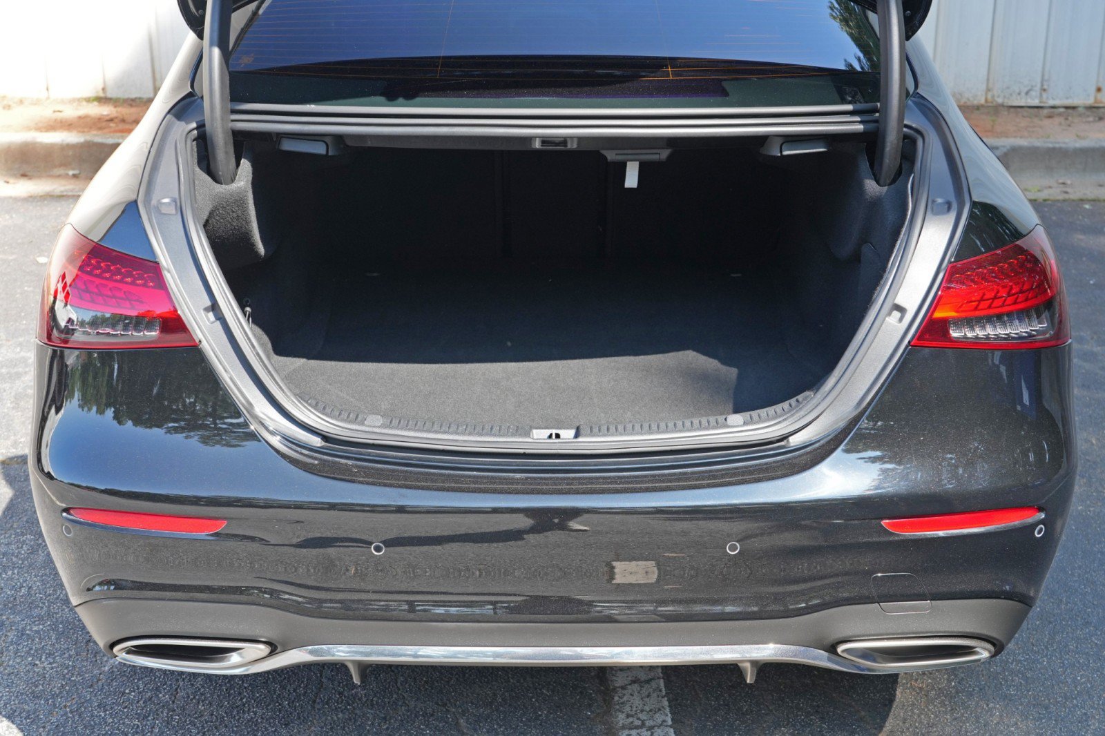 Used 2022 Mercedes-Benz E 350 Sedan w/ AMG Line Exterior image 9