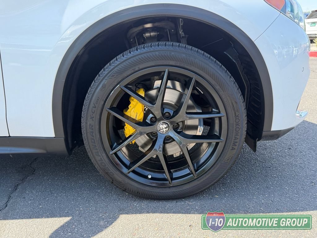 Used 2020 Alfa Romeo Stelvio w/ Nero Edizione RWD image 12
