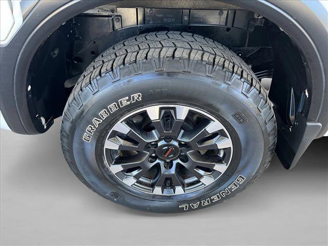 Used 2020 Nissan Titan PRO-4X w/ Pro-4x Convenience Package image 17