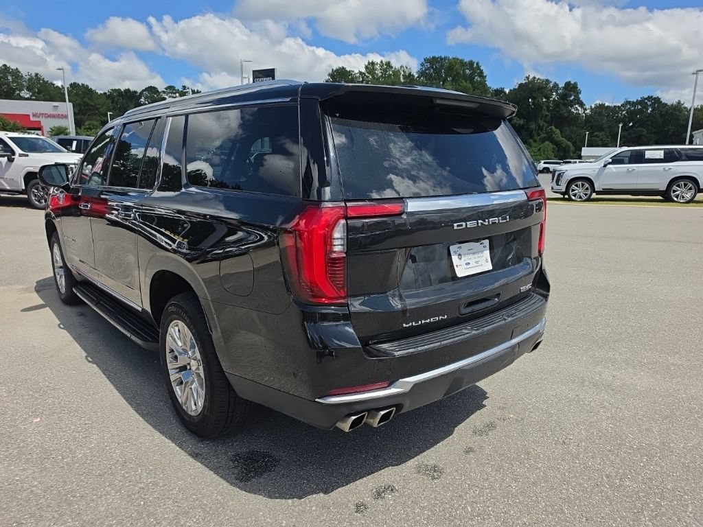 Used 2025 GMC Yukon XL Denali AWD/4WD image 5