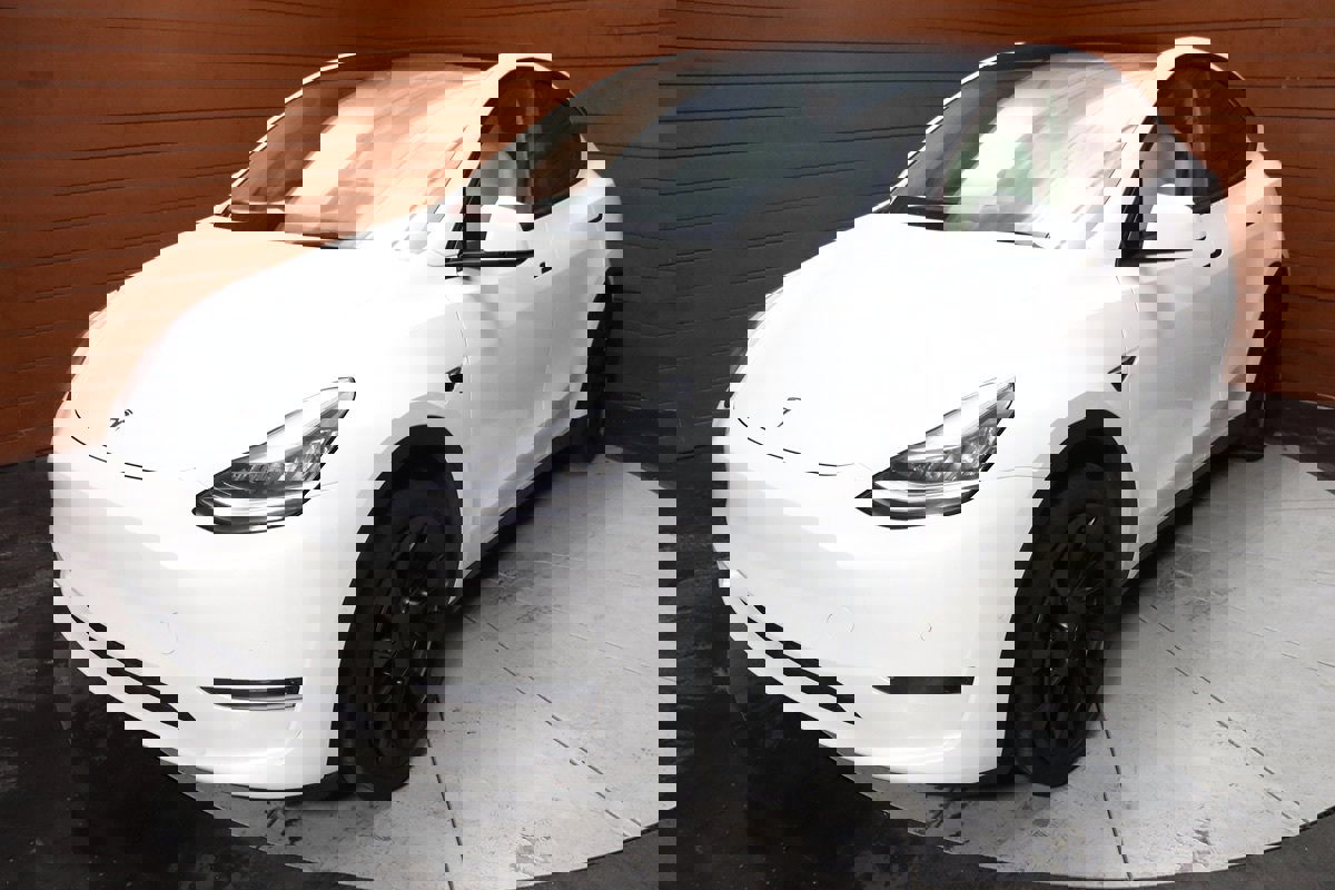 Used 2022 Tesla Model Y Long Range image 79