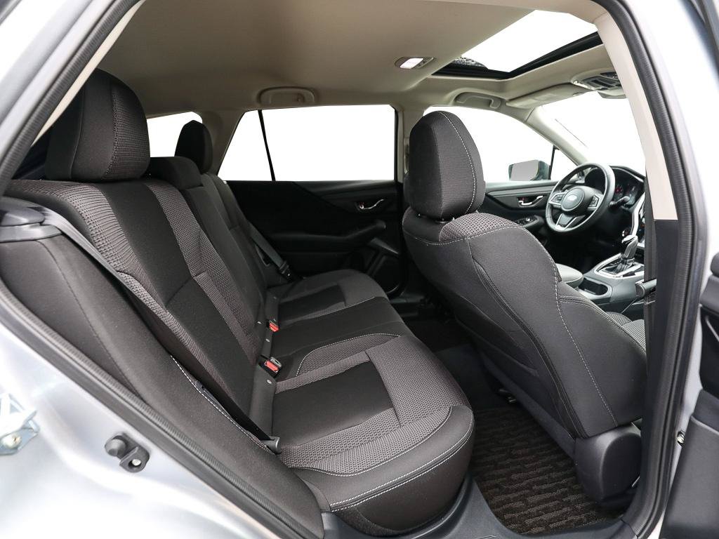 Used 2025 Subaru Outback Premium AWD/4WD image 24
