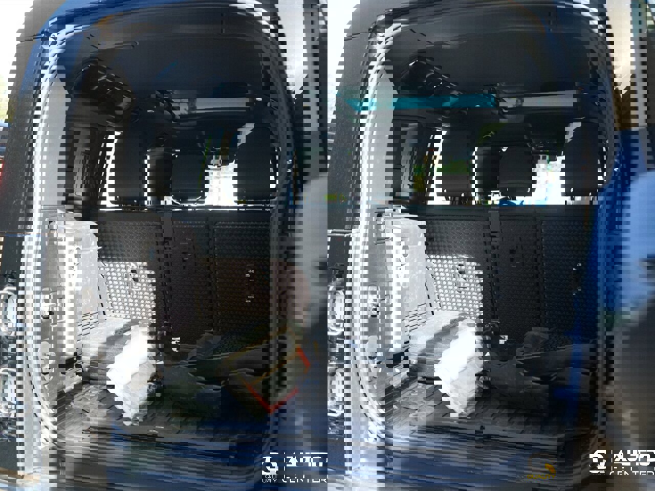 Used 2021 Land Rover Defender 110 X image 41