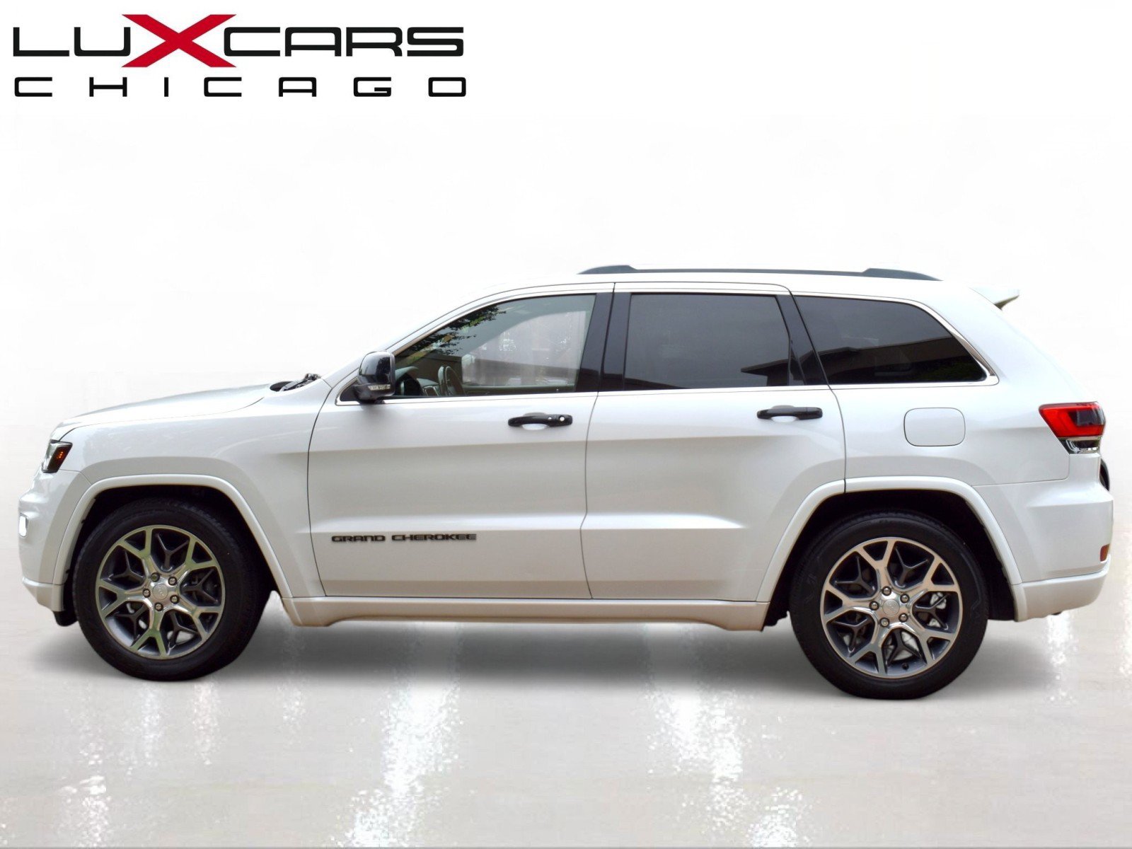 Used 2020 Jeep Grand Cherokee Overland AWD/4WD image 4