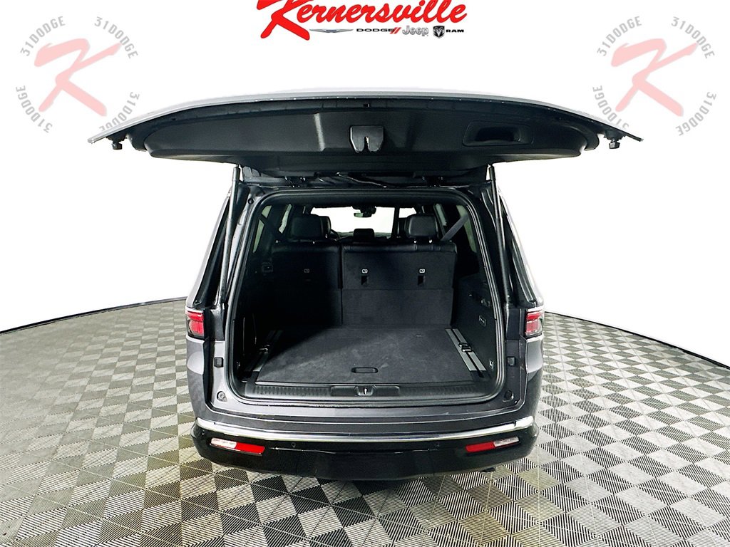 New 2025 Jeep Wagoneer L Series II w/ Convenience Group I image 16