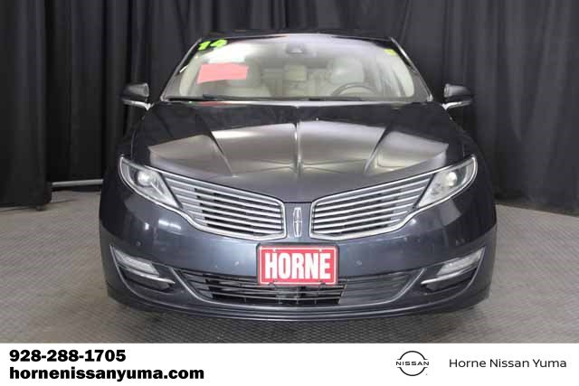 Used 2014 Lincoln MKZ FWD image 2