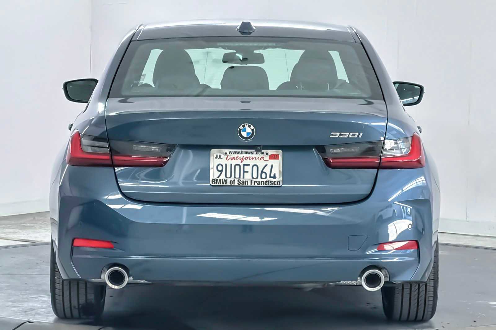 Used 2025 BMW 330i Sedan w/ Premium Package image 7
