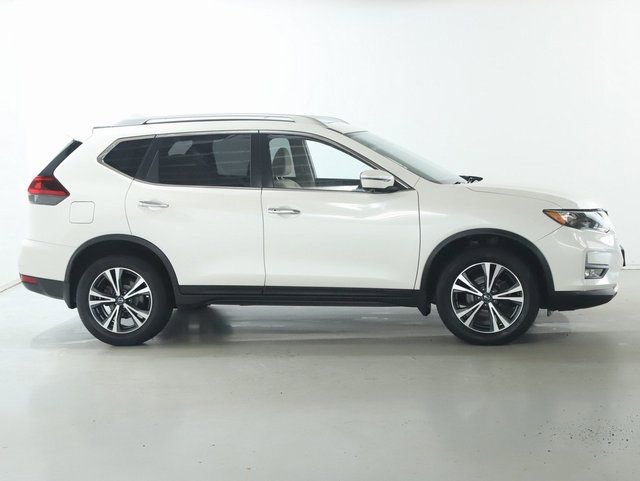Used 2020 Nissan Rogue SV w/ Sun & Sound Touring Package image 11