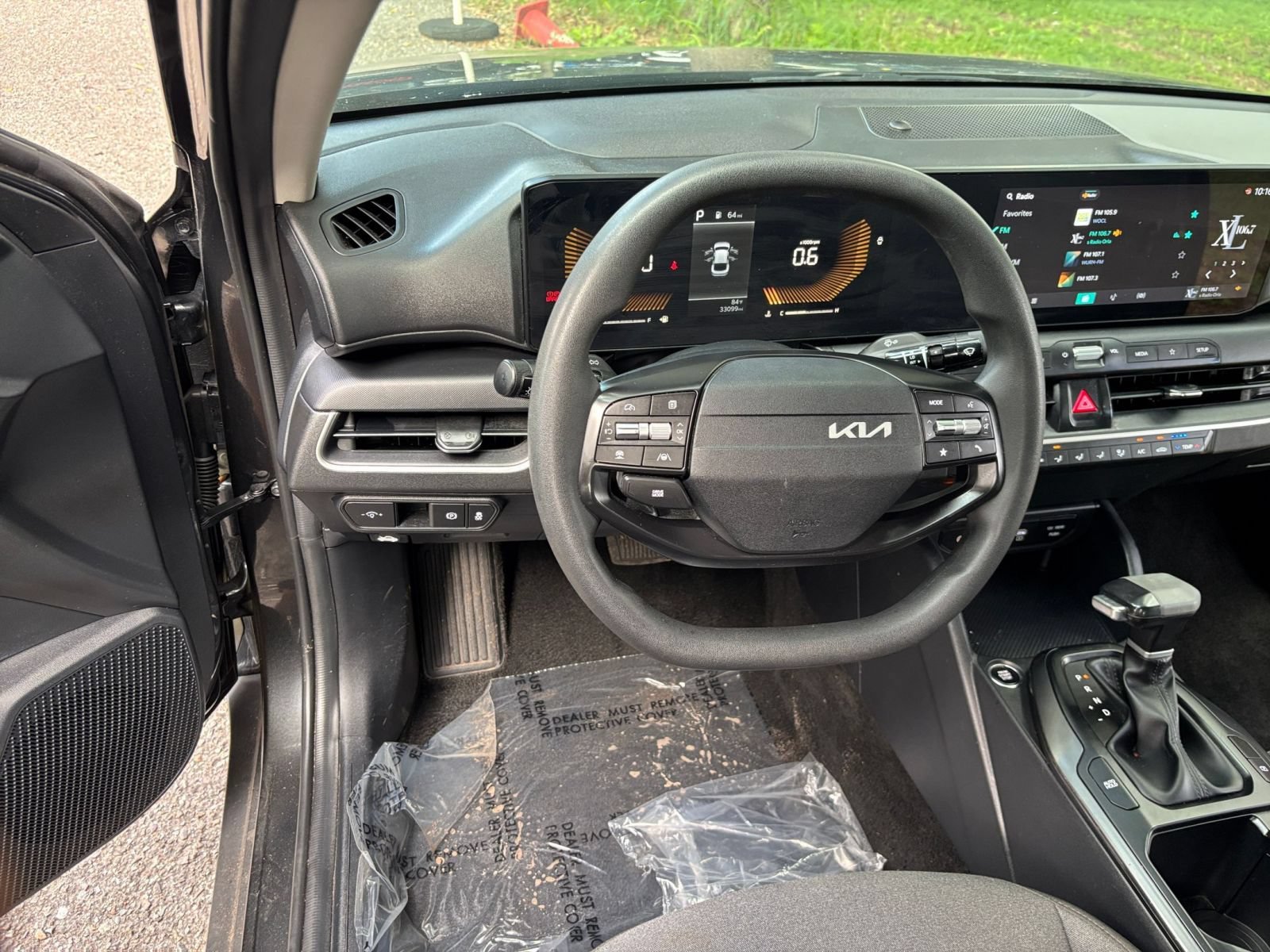 Used 2025 Kia K4 FWD image 32
