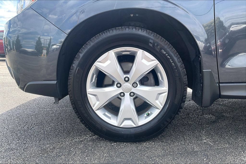 Used 2014 Subaru Forester 2.5i Premium w/ All-Weather Package AWD/4WD image 10