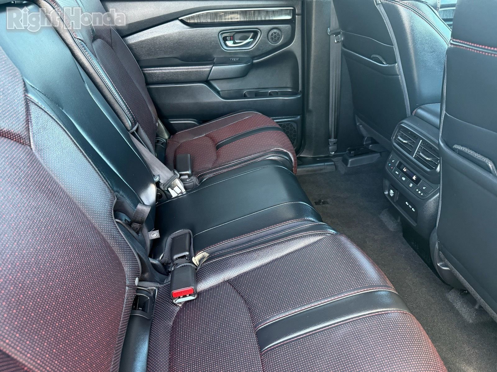 Certified 2025 Honda Pilot Black Edition image 29