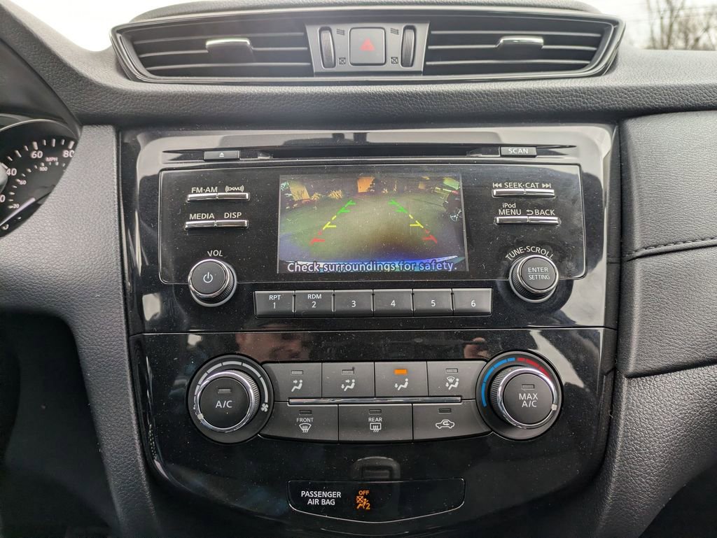 Used 2017 Nissan Rogue S image 15