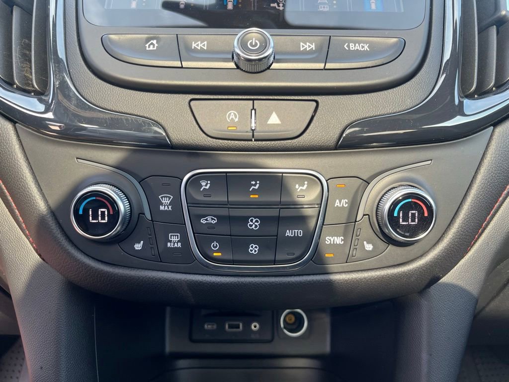 Used 2023 Chevrolet Equinox RS w/ RS Leather Package AWD/4WD image 19