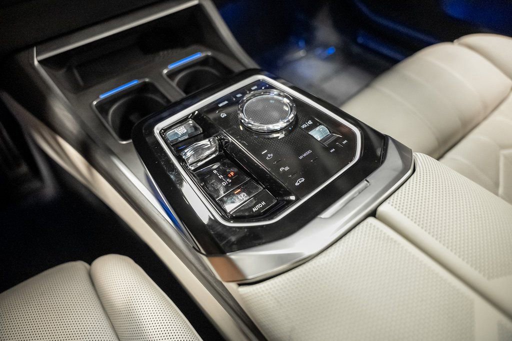 Used 2023 BMW 740i w/ Luxury Rear Seating Package image 48