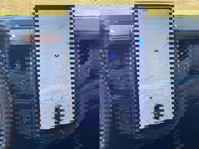 Used 2024 Ford Expedition Limited image 28