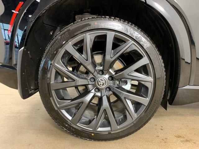 Used 2025 Toyota Crown Signia Limited image 40