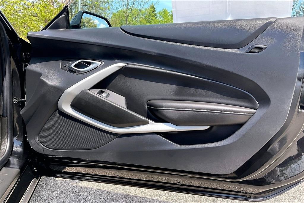 Used 2022 Chevrolet Camaro LT RWD image 22