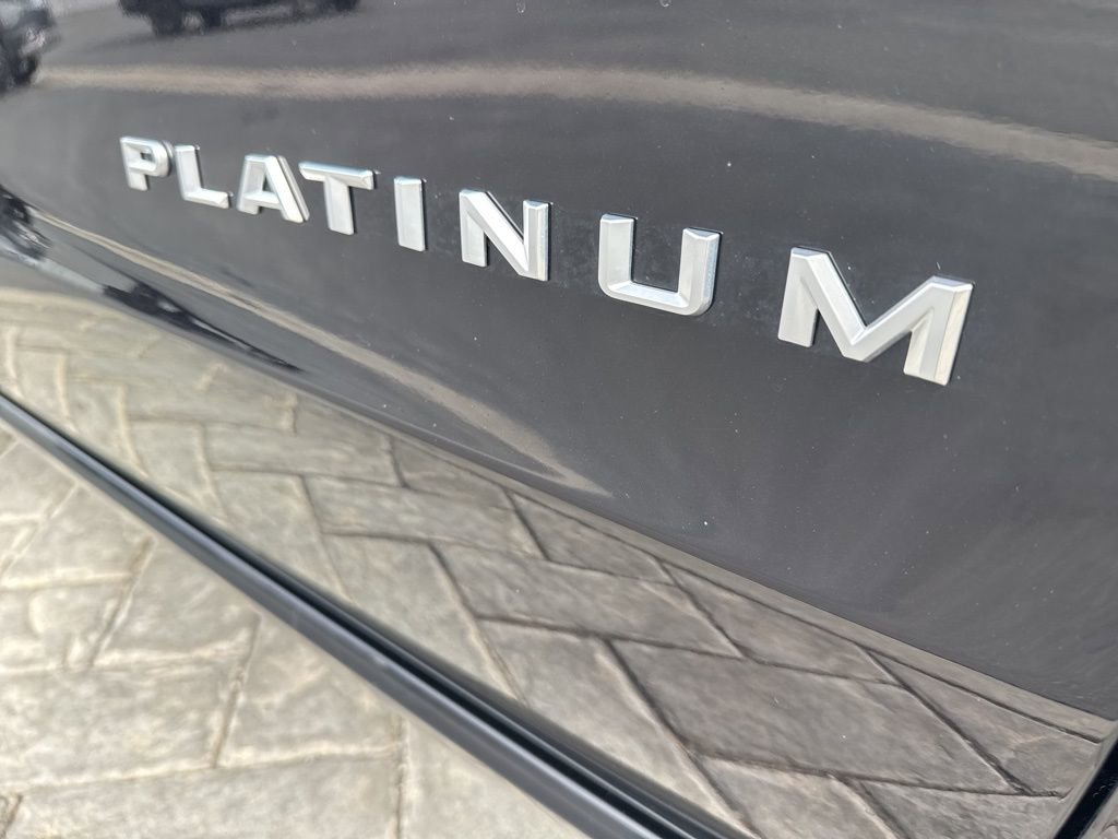 Used 2025 Ford Expedition Max Platinum w/ Platinum Ultimate Package AWD/4WD image 5